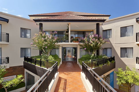 Astra Apartments - The Griffin - Grafton Accommodation 0