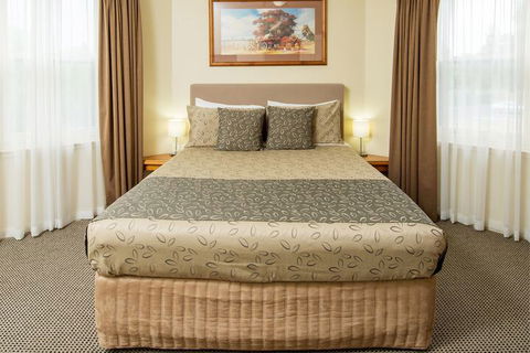 Clare Country Club - Grafton Accommodation 5
