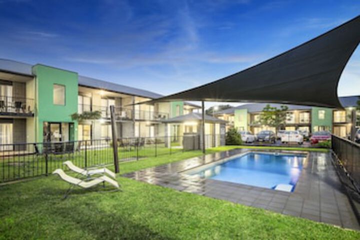 Sale VIC Grafton Accommodation