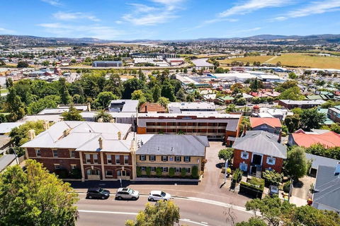 Coach House Launceston - Grafton Accommodation 1