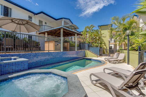 Eco Beach Resort - Grafton Accommodation 4
