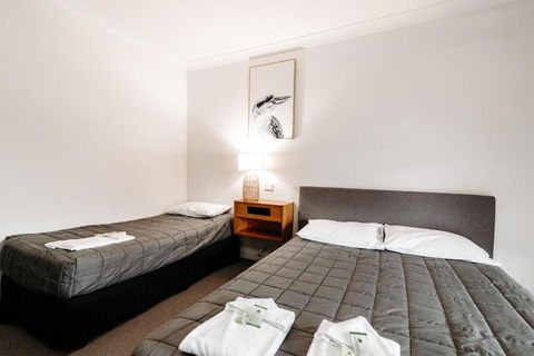 The Ophir Hotel - Grafton Accommodation 4