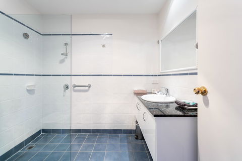 Mayfair Plaza Motel - Grafton Accommodation 4
