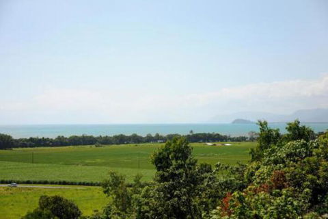 Seaview - Grafton Accommodation 0