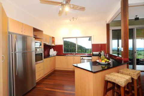 Seaview - Grafton Accommodation 2