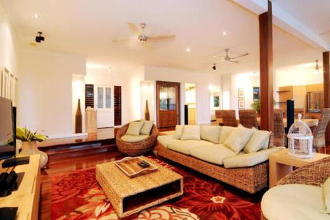 Seaview - Grafton Accommodation 4