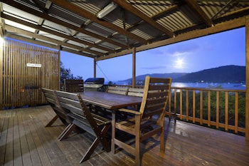 Airlie Getaway - Views - Grafton Accommodation 5