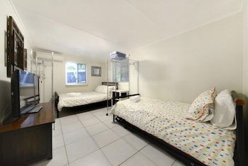 Airlie Getaway - Views - Grafton Accommodation 1