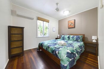 Airlie Getaway - Views - Grafton Accommodation 2
