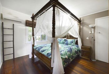 Airlie Getaway - Views - Grafton Accommodation 3