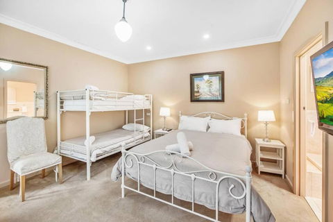 Ayr House Echuca Holiday Homes - Grafton Accommodation 6