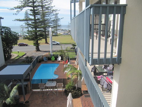Beach House Holiday Apartments - Grafton Accommodation 3