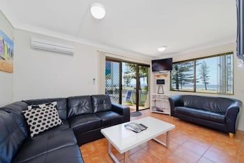 Beach House Holiday Apartments - Grafton Accommodation 4