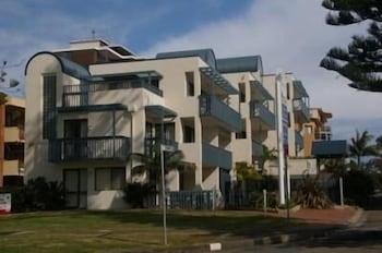 Beach House Holiday Apartments - Grafton Accommodation 1