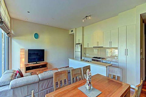 Aqua Viva 2 - Grafton Accommodation 4