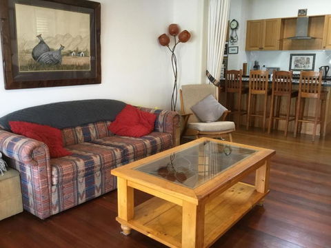 A Homestead On Market - Grafton Accommodation 1