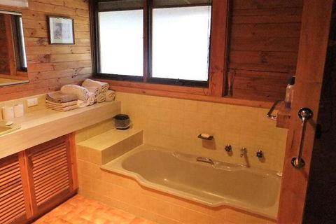 Gunyah Valley Retreat - Grafton Accommodation 3