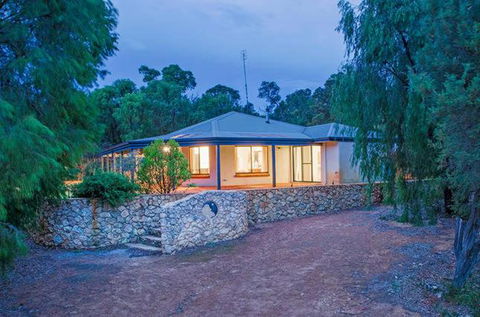Yallingup Pet Friendly Bush Retreat - Grafton Accommodation 4