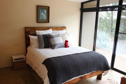 Down To Earth Farm Retreat - Grafton Accommodation 6