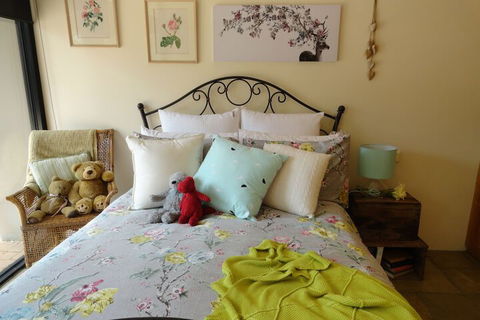 Down To Earth Farm Retreat - Grafton Accommodation 5
