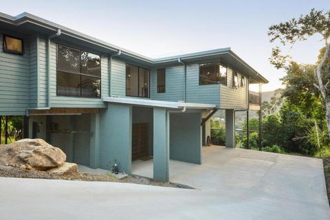 Island Dreams - Grafton Accommodation 3