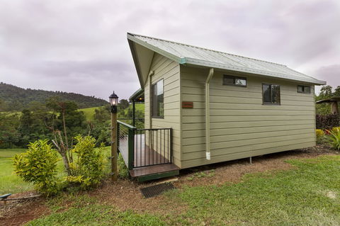 Mena Creek Flower House - Grafton Accommodation 0