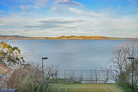 Kylakin On The Derwent River - Rejuvenate Stays - Grafton Accommodation 2