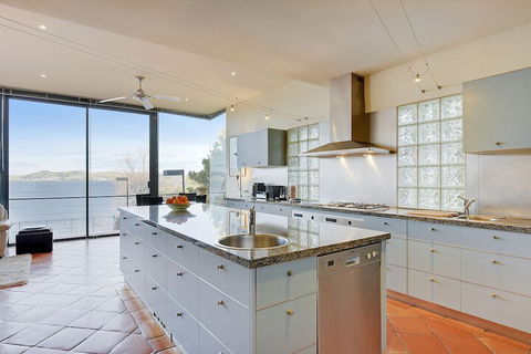 Kylakin On The Derwent River - Rejuvenate Stays - Grafton Accommodation 5