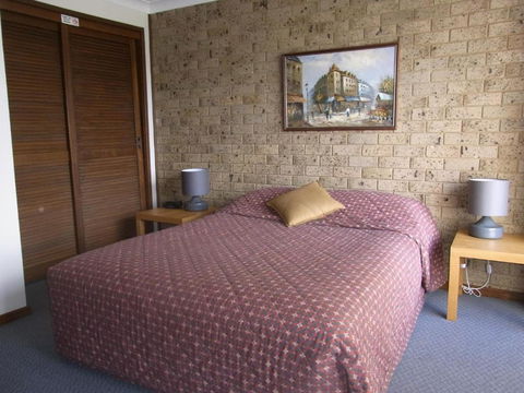 A Furnished Townhouse In Goulburn - Grafton Accommodation 6
