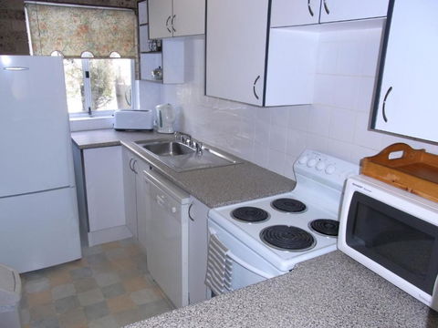A Furnished Townhouse In Goulburn - Grafton Accommodation 2