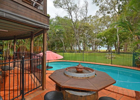 Our Bali House Absolute Beach Front - Grafton Accommodation 5