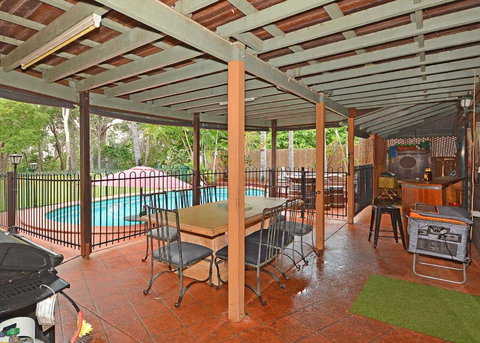 Our Bali House Absolute Beach Front - Grafton Accommodation 3