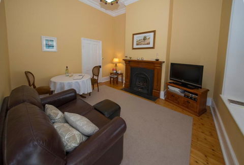 Yankalilla Bay Homestead - Grafton Accommodation 6