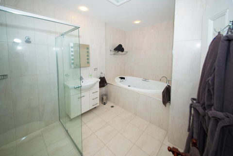 Yankalilla Bay Homestead - Grafton Accommodation 1