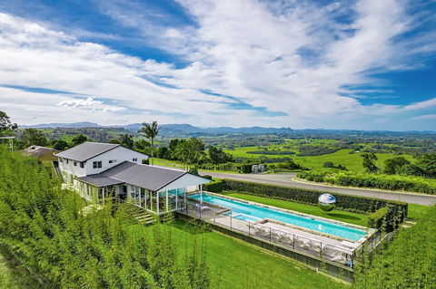 A PERFECT STAY - Villa St Helena - Grafton Accommodation 0