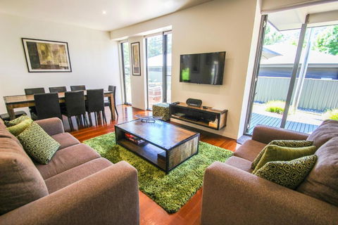 Alegria - Grafton Accommodation 6
