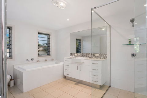 A PERFECT STAY - Byron Beach Style - Grafton Accommodation 1