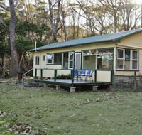 Pebbly Beach Shacks - Grafton Accommodation