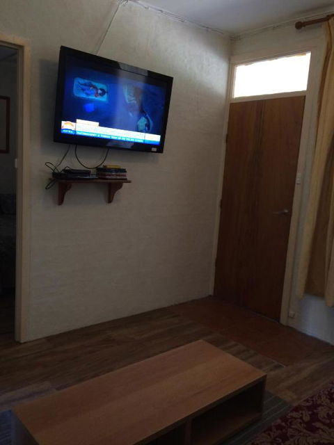 Blue Dog Holiday Units - Grafton Accommodation 3