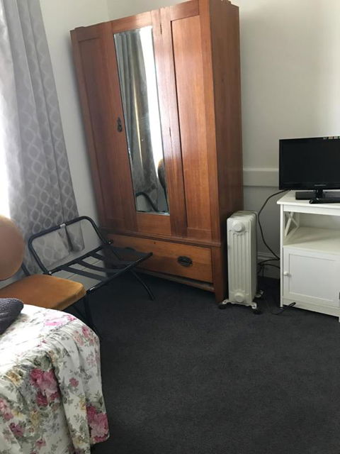 Lords Hotel - Grafton Accommodation 4