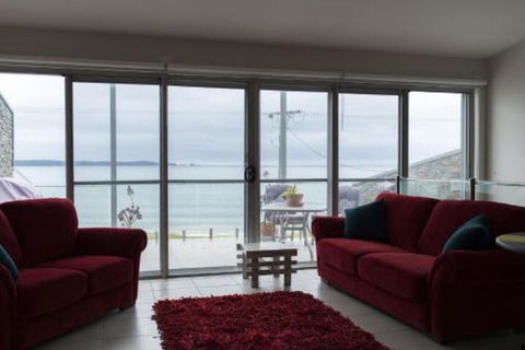 Caseys Beach Retreat - Grafton Accommodation 0