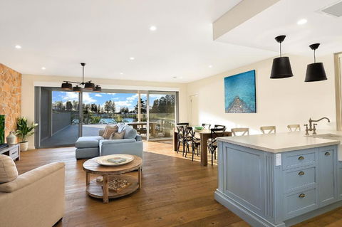 Belle Vue Penthouse At Black Beach - Grafton Accommodation 5