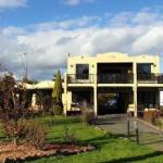 Chateau Bass - Grafton Accommodation 0