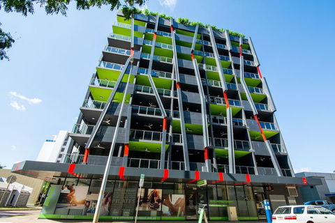 Magnum Serviced Apartments - Grafton Accommodation 1