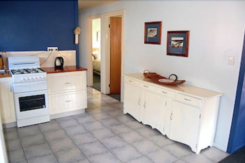 Engadine Cottage - Grafton Accommodation 1