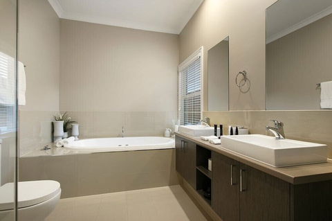 Kerami Manor - Grafton Accommodation 2
