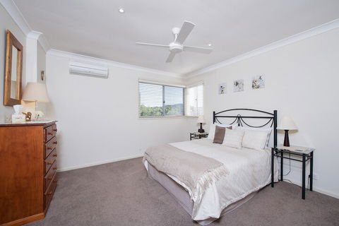 Sea Whispers - Grafton Accommodation 1