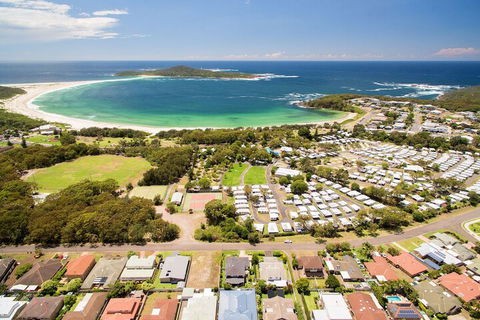 Sea Whispers - Grafton Accommodation 4