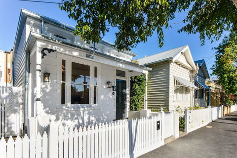 Boutique Stays County Down Port Melbourne - Grafton Accommodation 1