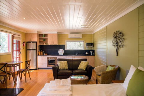 Avalon Private Spa Villa - Adults Only - Grafton Accommodation 2